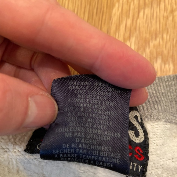 Roots Unisex Gray Crew Neck Sweatshirt w Felt Banff Across Chest /Size S - Picture 9 of 9